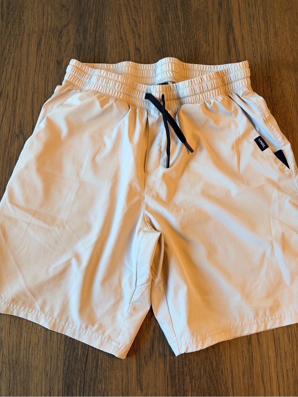 Mens UNRL stride shorts 

Size medium 
7.5” length
Color: Eucalyptus